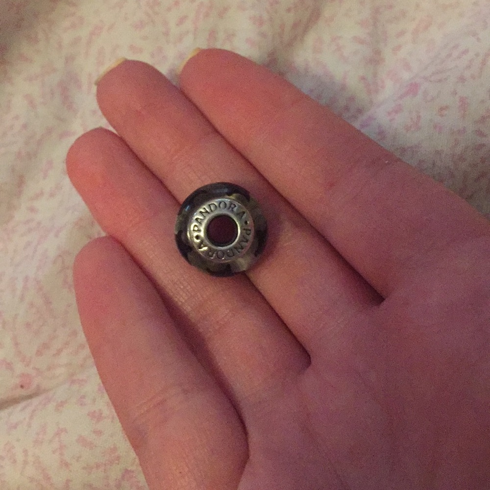 RETIRED Pandora charm - Picture 2 of 3